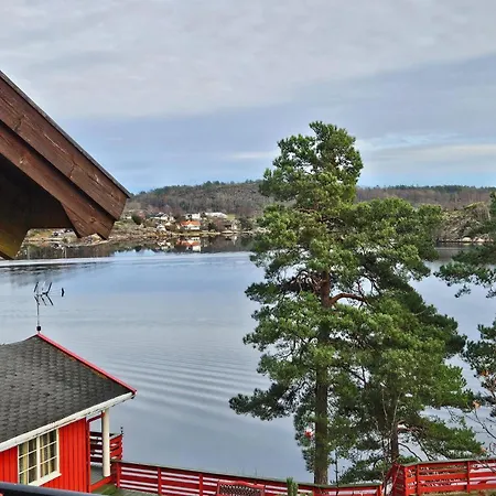 3 Bedroom Cozy In 펜션