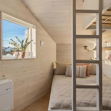 3 Bedroom Cozy In 펜션 산데피요르드