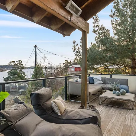 3 Bedroom Cozy In 산데피요르드