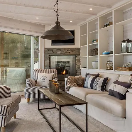 펜션 3 Bedroom Cozy In *