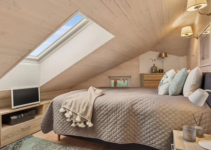 3 Bedroom Cozy In *